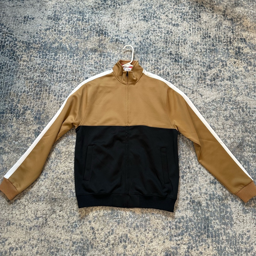 Brand new zip up